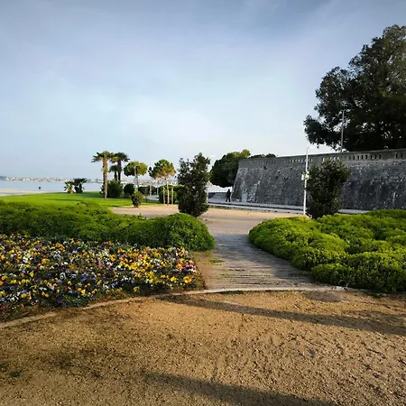 아나 아파트 자다르